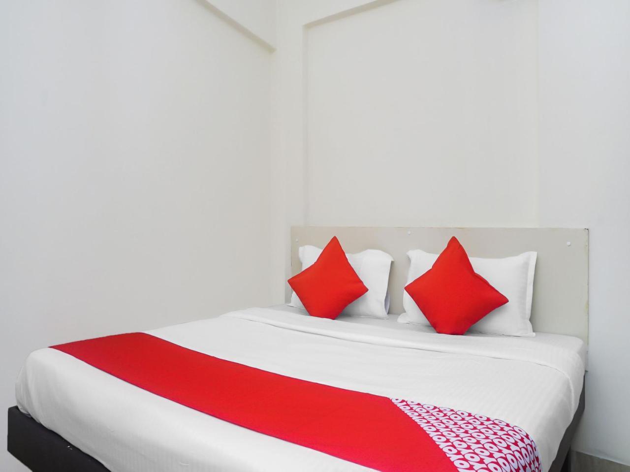 Hotel Oyo 16007 Sk Executive Yerandwane Exterior foto