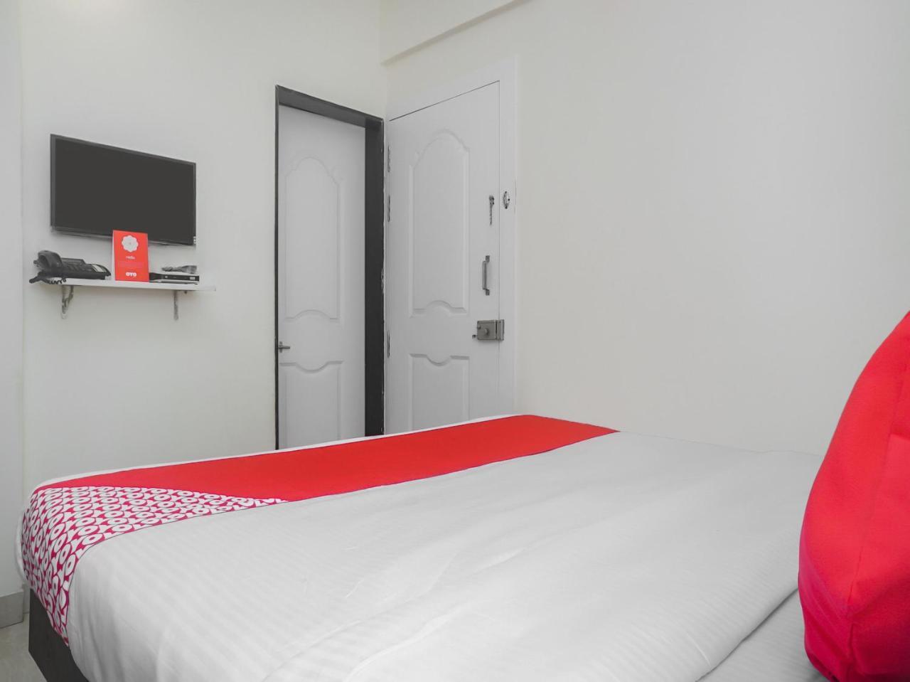 Hotel Oyo 16007 Sk Executive Yerandwane Exterior foto
