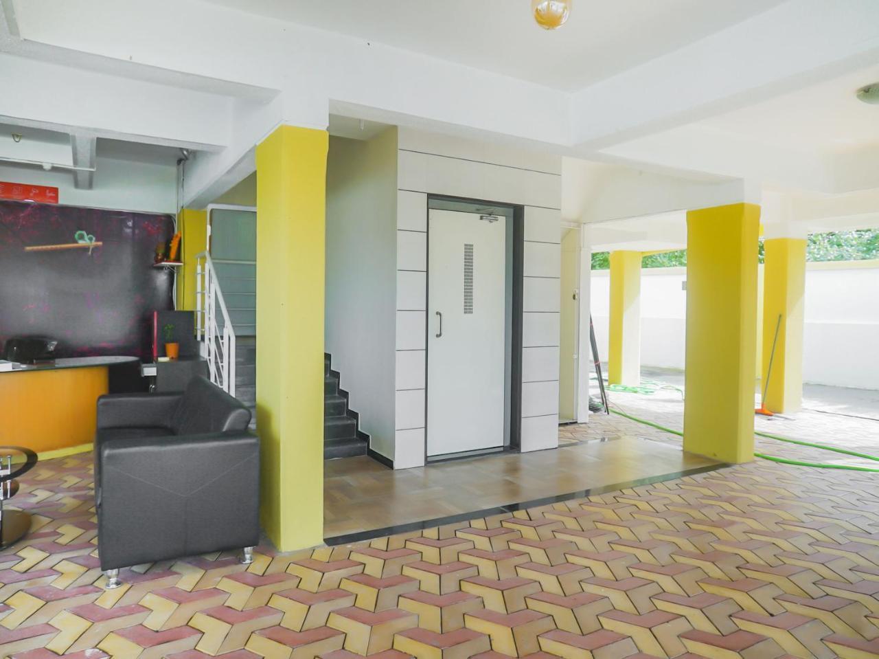 Hotel Oyo 16007 Sk Executive Yerandwane Exterior foto
